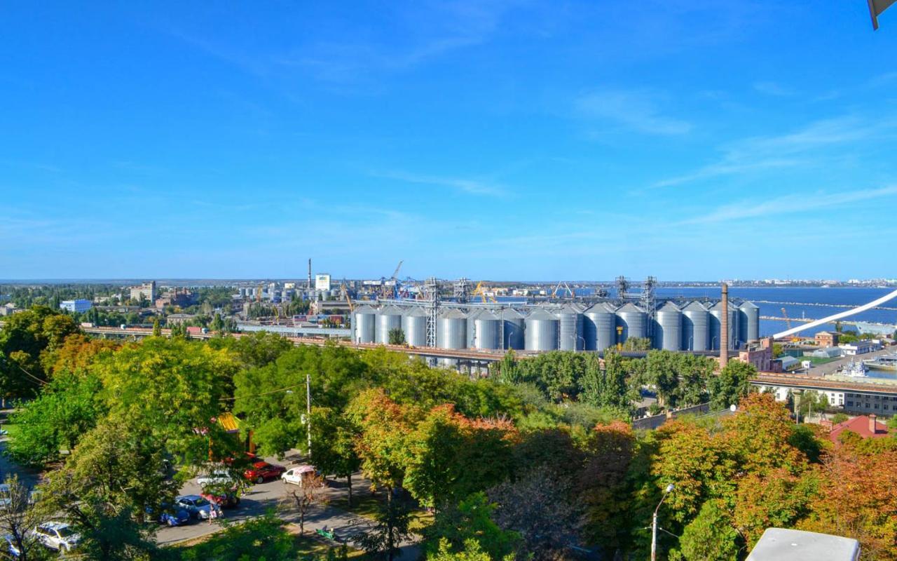 Cozy 2-Room Apartment On Zhvanetsky Boulevard Odessa Exterior foto