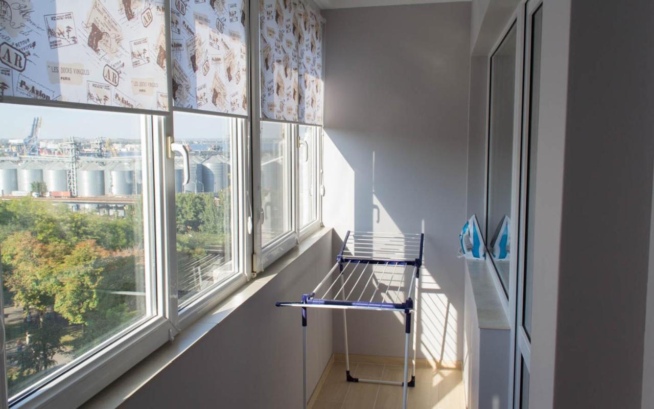 Cozy 2-Room Apartment On Zhvanetsky Boulevard Odessa Exterior foto