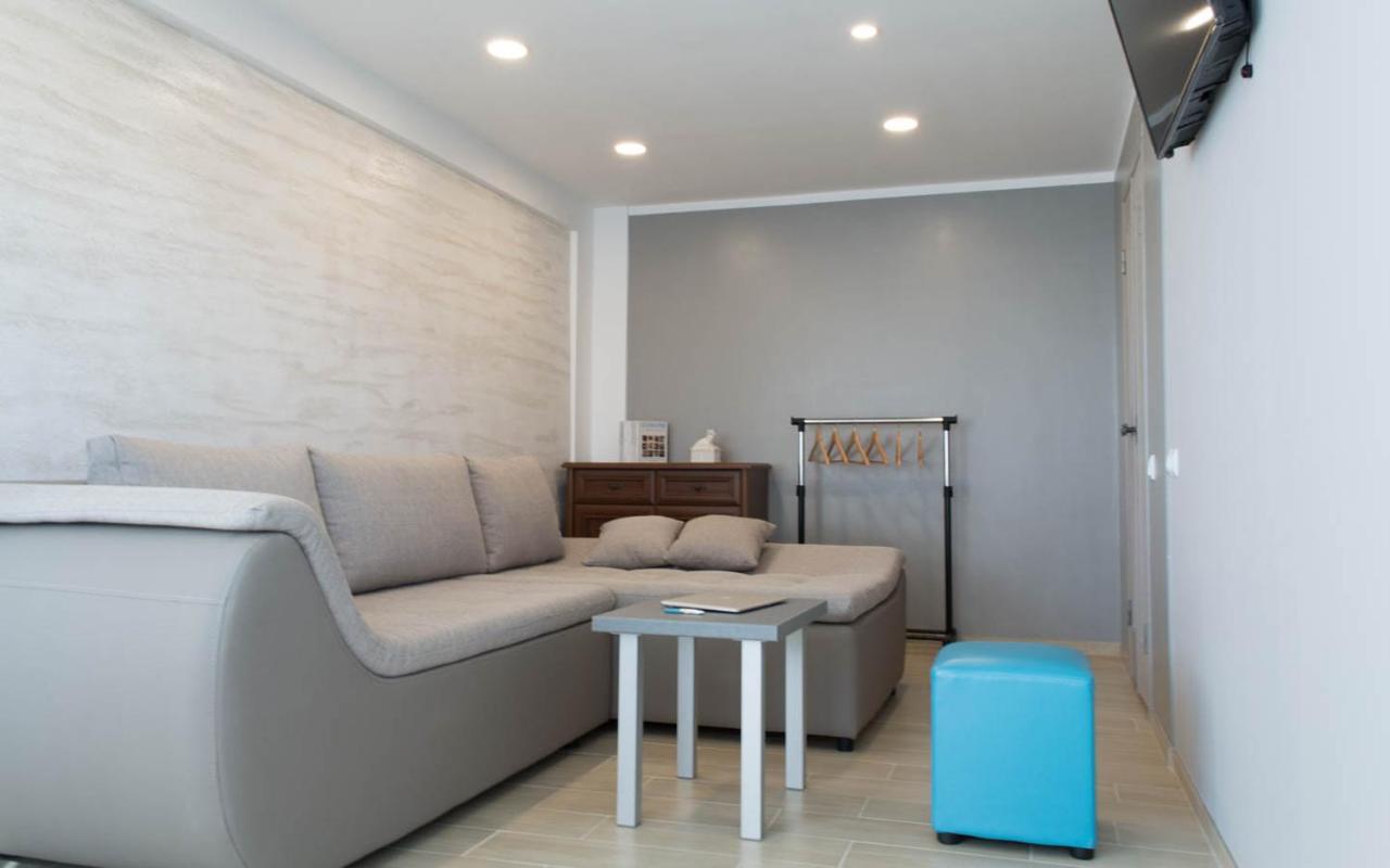 Cozy 2-Room Apartment On Zhvanetsky Boulevard Odessa Exterior foto